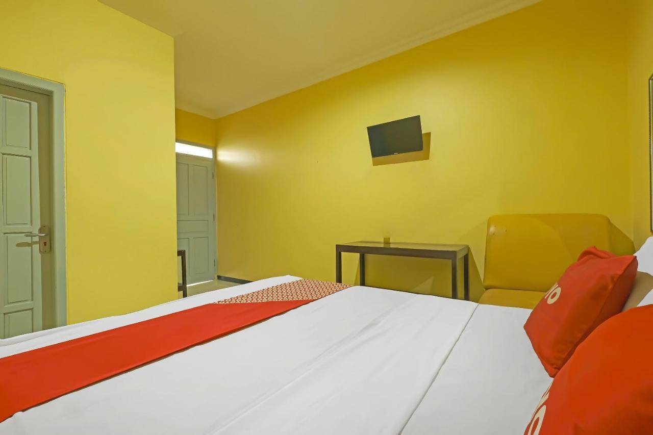 Oyo 92483 Kirana Hotel 2*